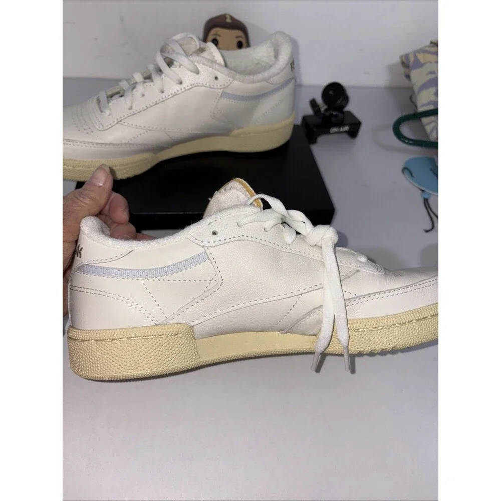Reebok Ladies‎ 7.5 Chalk Weat Classic Excellent From Revolve